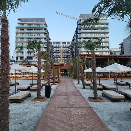 Beachscape Luxury Appartamento Năvodari