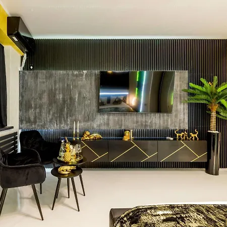 Beachscape Luxury Apartment Navodari