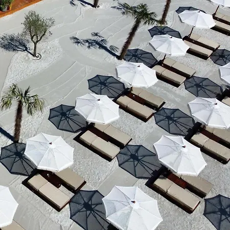 Beachscape Luxury Apartment