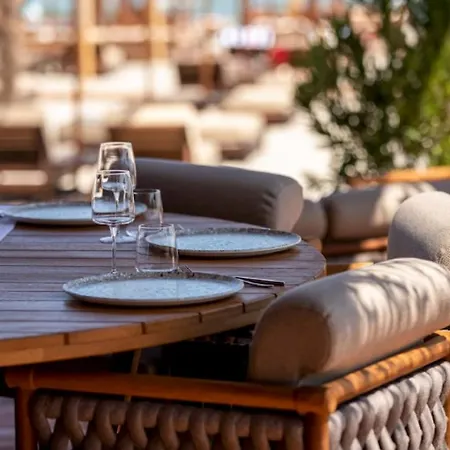 Beachscape Luxury Apartment Navodari